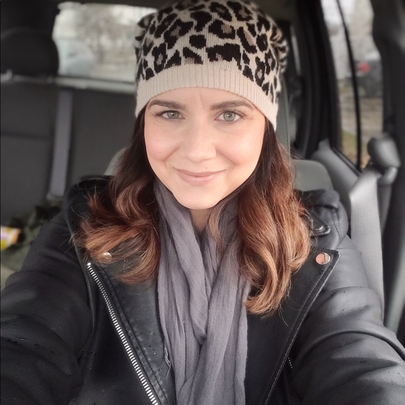 Meet your Posher, Anissa - Picture 3 of 7